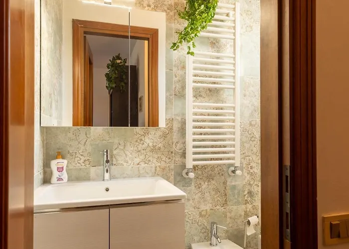 Claudia Flat - Near The & Parking 마리나디마사