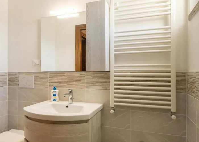 Claudia Flat - Near The & Parking 아파트 마리나디마사